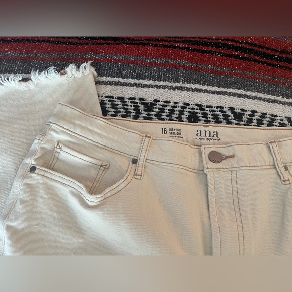 NWOT a.n.a High Rise straight jeans…size 16. Tan/cream in color. - Picture 2 of 8